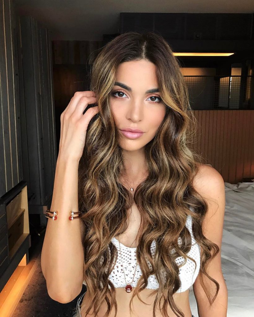 All the makeup products Negin Mirsalehi uses everyday - HUSSKIE